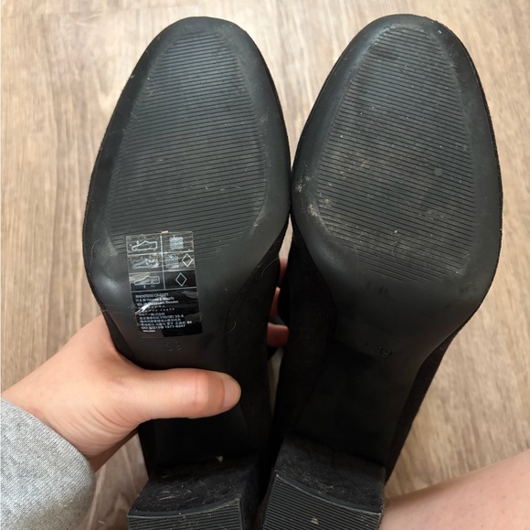 H&M Classic Black Heeled Boots - Picture 4 of 5